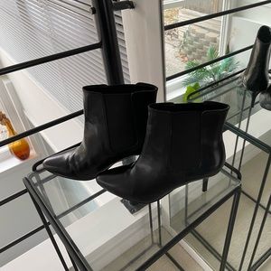 Ralph Lauren black leather short heeled boots womens size 6B